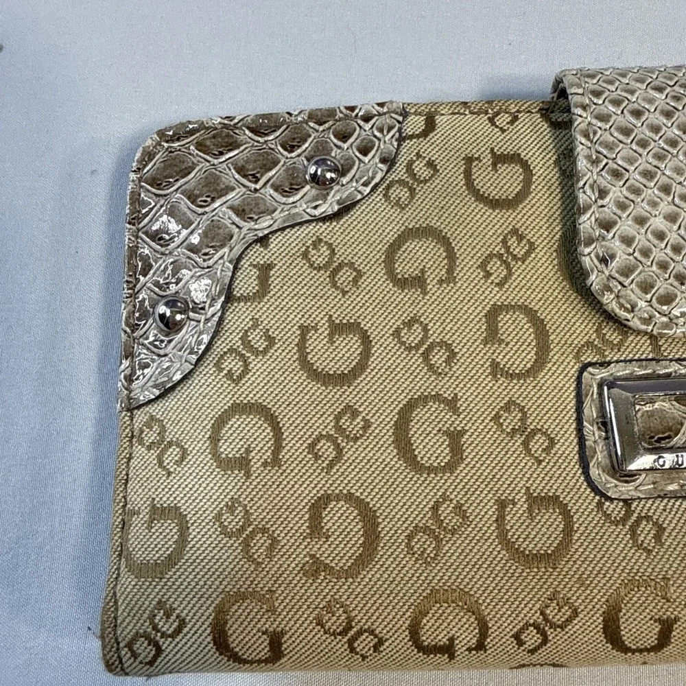 Vintage Y2K GUESS Trifold Clutch Wallet Beige Monogram Canvas Faux Snake Trim